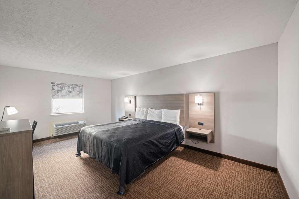 Americas Best Value Inn & Suites Brenham Room photo