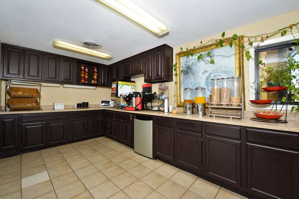 Americas Best Value Inn & Suites Brenham Facilities photo
